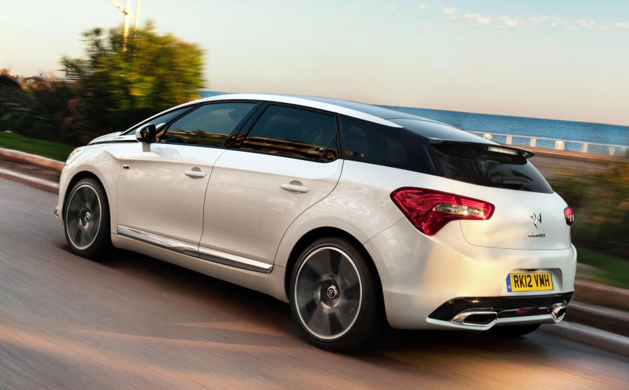  Citroen DS5 2011 года  (фото 26 из 33)